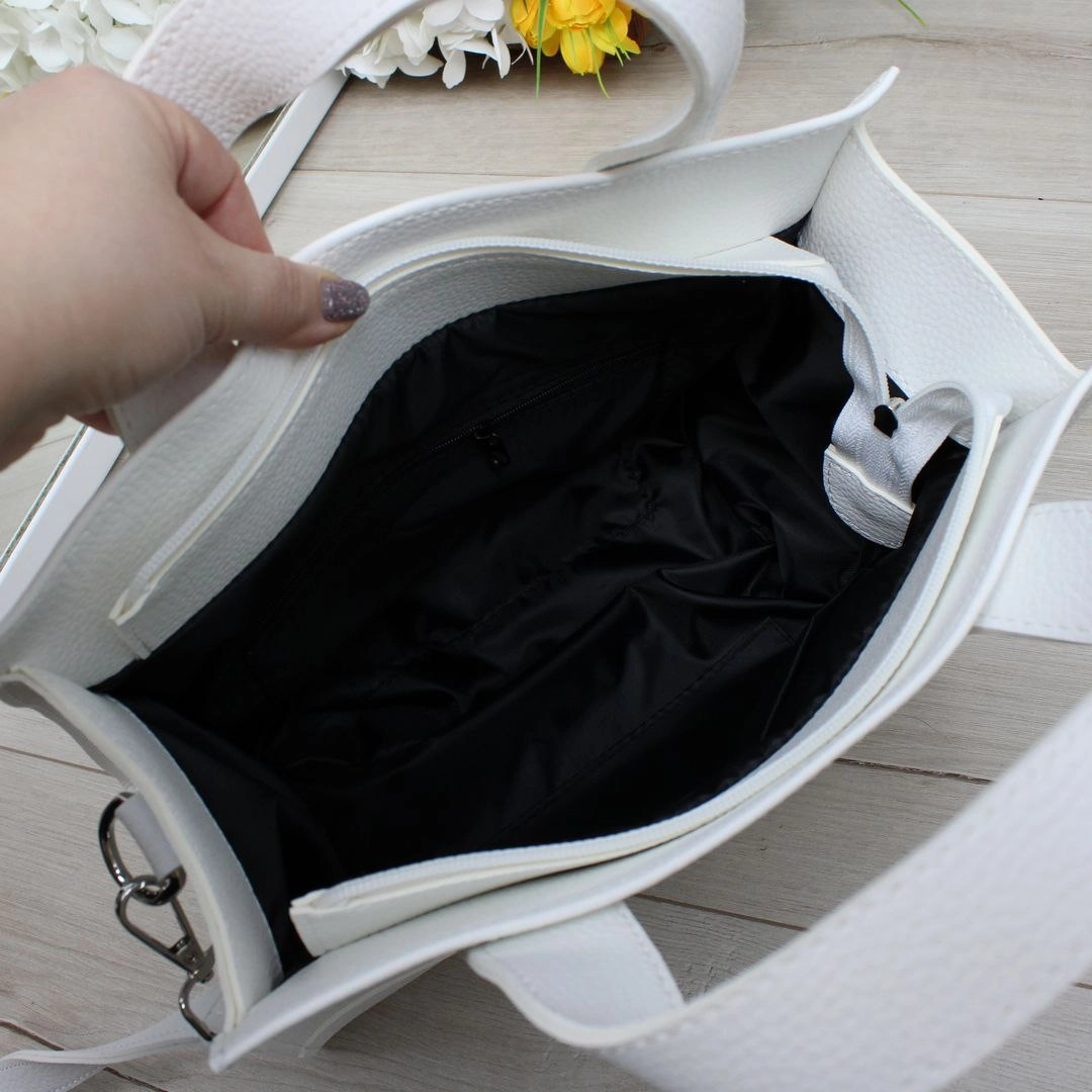 Жіноча сумка біла класична еко-шкіра, компактна та стильна для міста